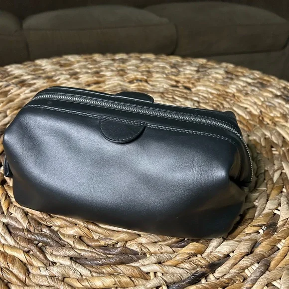Royce Black Leather Men's Toiletry Bag - Picture 2 of 5